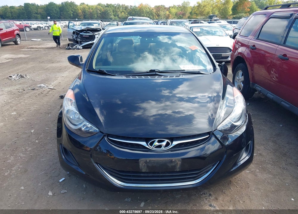 2013 HYUNDAI ELANTRA VIN: KMHDH4AE9DU854524