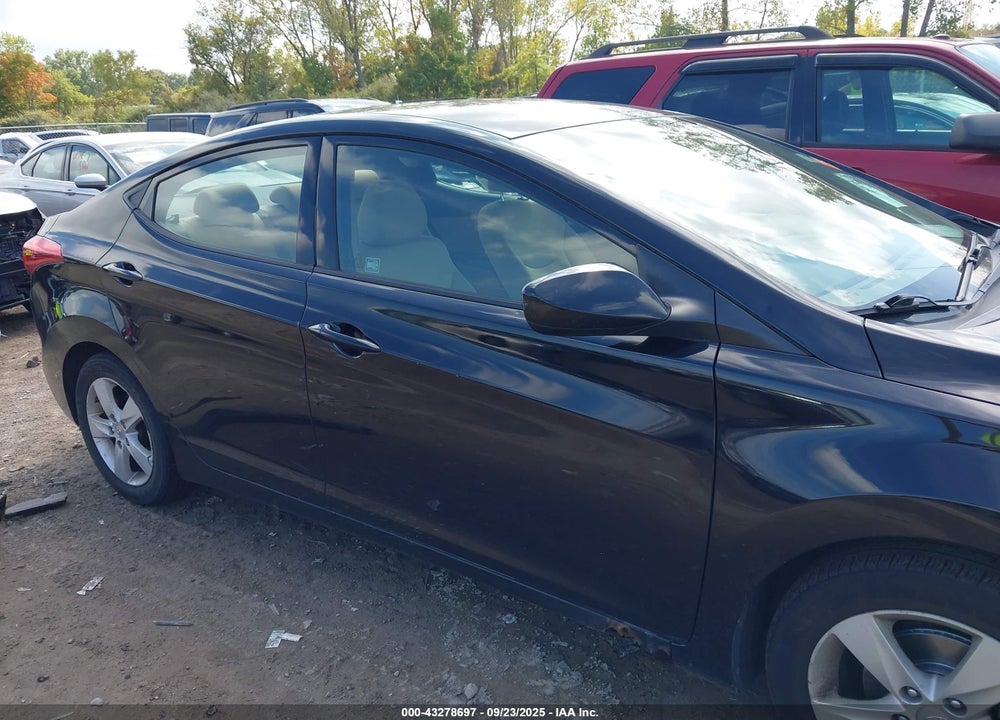 2013 HYUNDAI ELANTRA VIN: KMHDH4AE9DU854524
