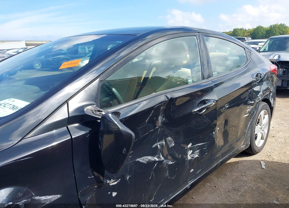 2013 HYUNDAI ELANTRA VIN: KMHDH4AE9DU854524