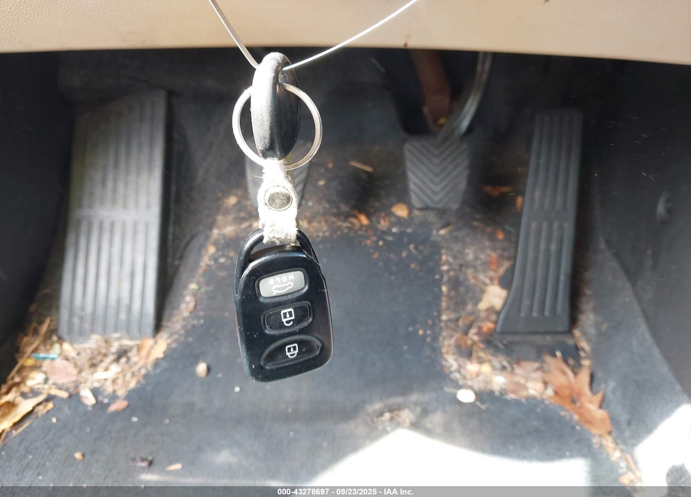 2013 HYUNDAI ELANTRA VIN: KMHDH4AE9DU854524