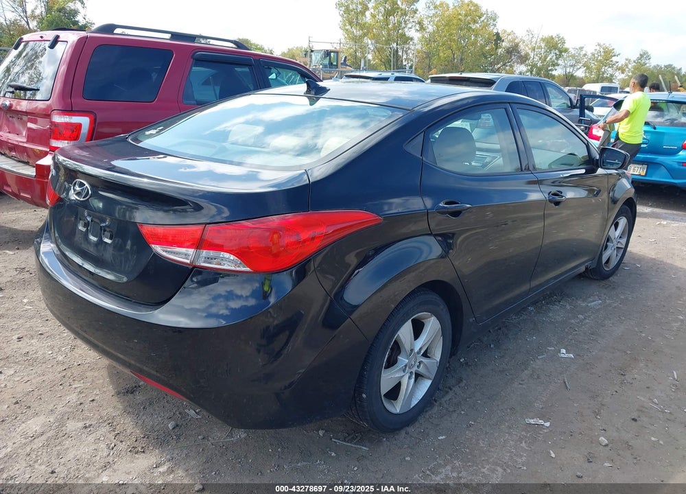 2013 HYUNDAI ELANTRA VIN: KMHDH4AE9DU854524