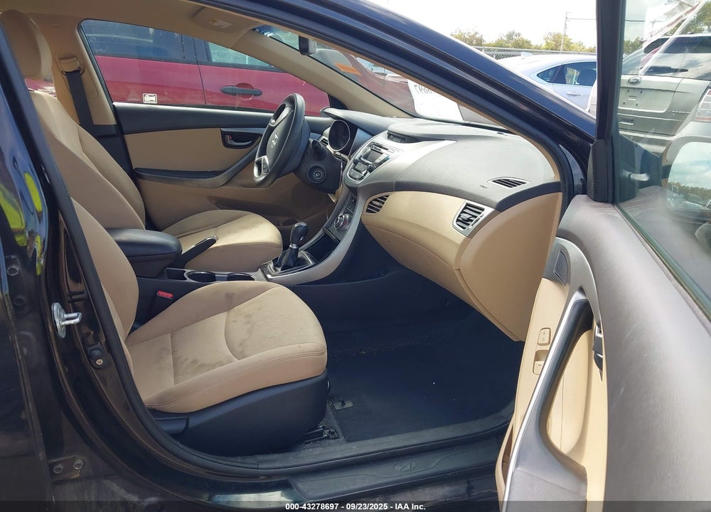 2013 HYUNDAI ELANTRA VIN: KMHDH4AE9DU854524
