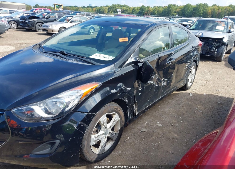 2013 HYUNDAI ELANTRA VIN: KMHDH4AE9DU854524
