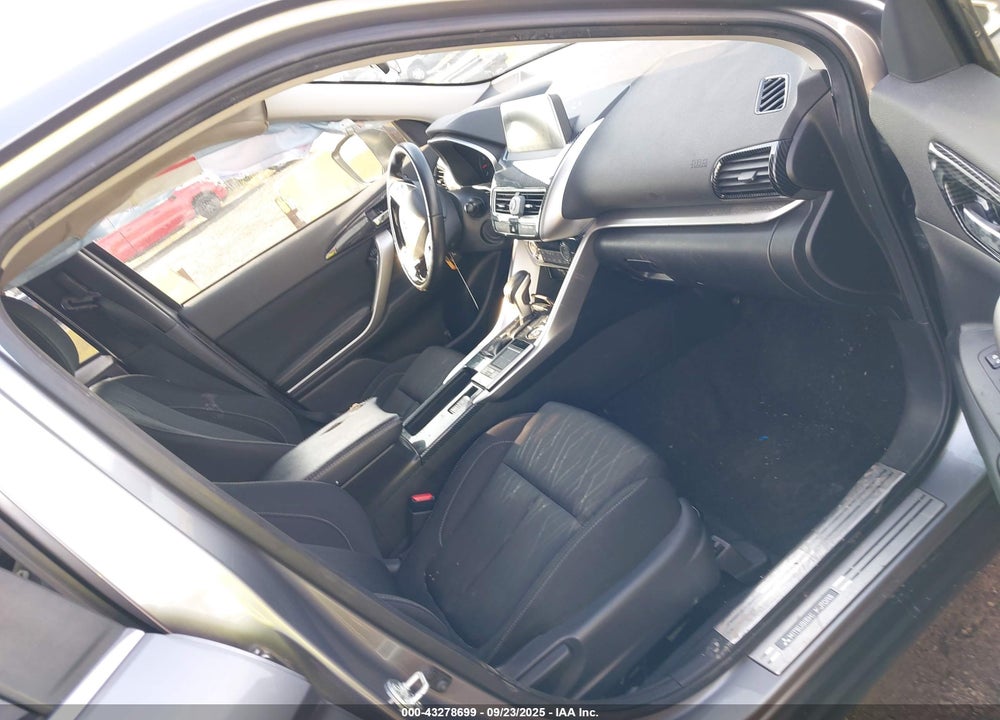 2018 MITSUBISHI ECLIPSE CROSS SE/SEL VIN: JA4AT5AA8JZ069574