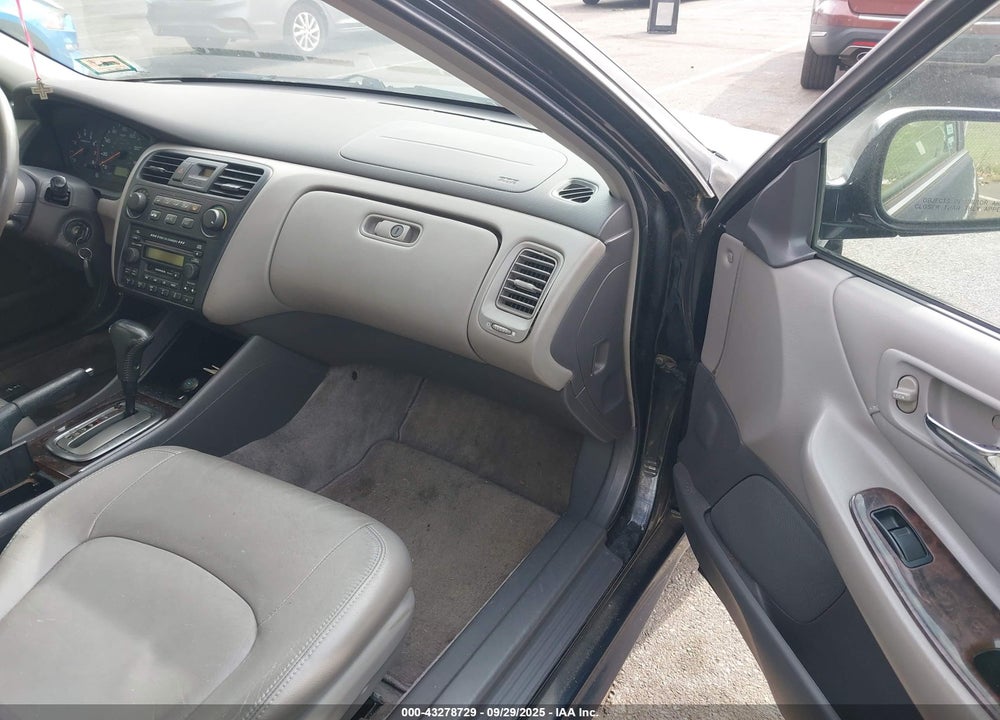 2002 HONDA ACCORD 2.3 EX/2.3 SE VIN: 1HGCG66802A126964