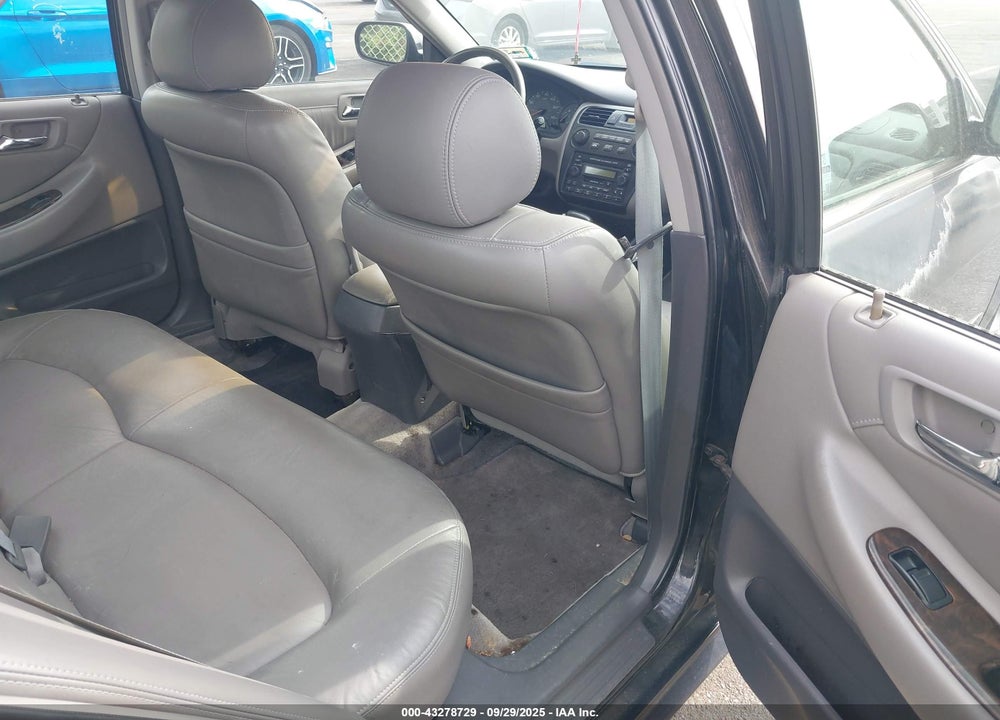 2002 HONDA ACCORD 2.3 EX/2.3 SE VIN: 1HGCG66802A126964