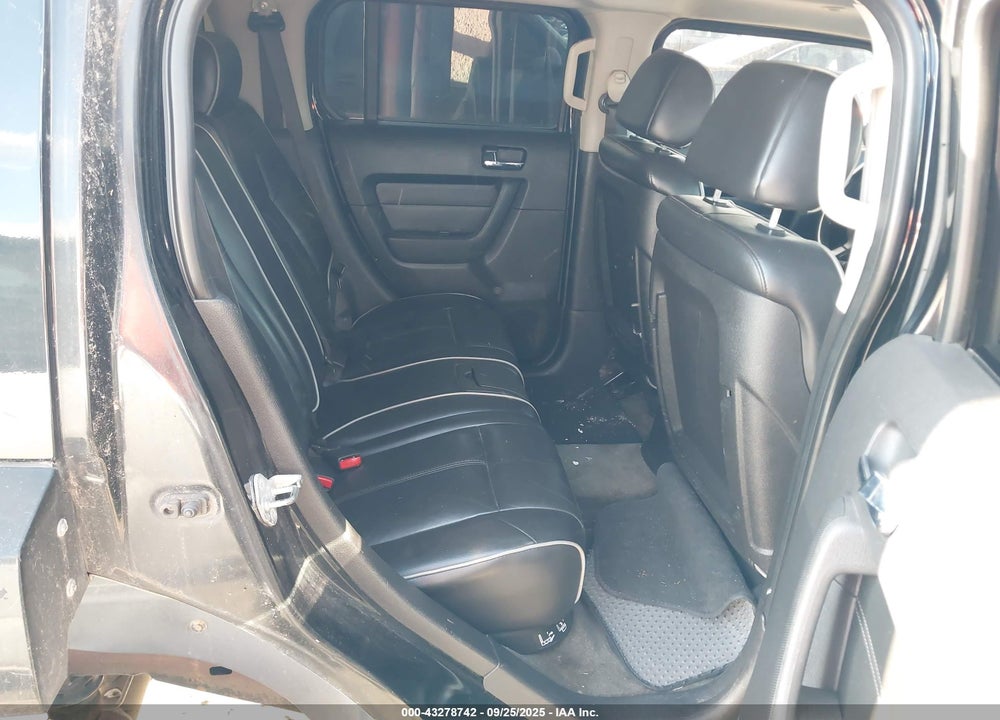 2007 HUMMER H3 VIN: 5GTDN13E378138295