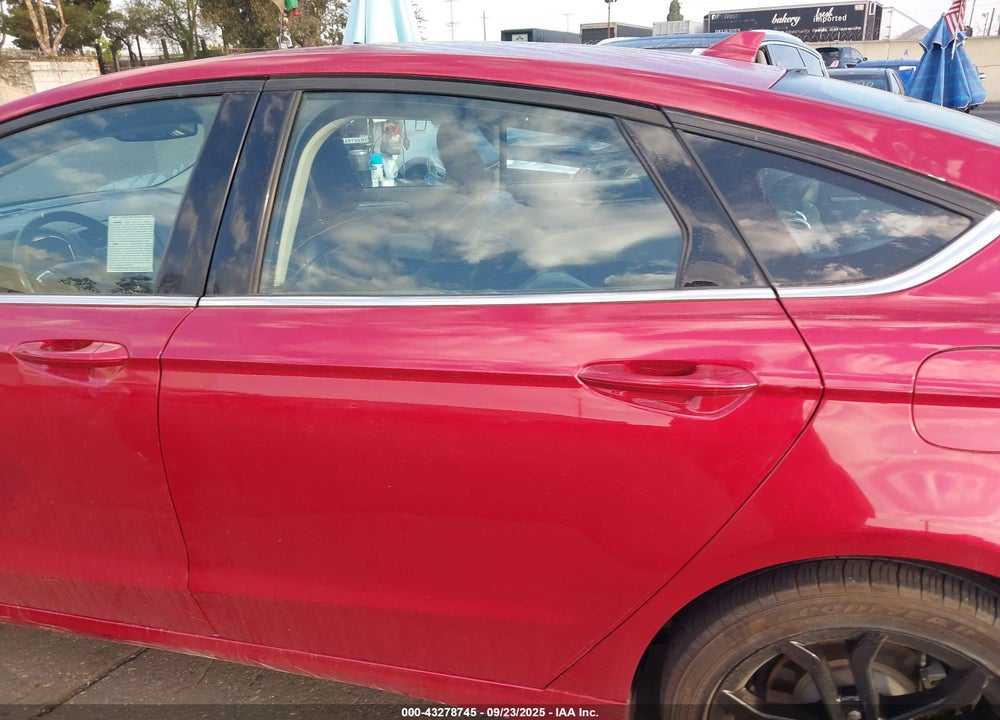 2020 FORD FUSION VIN: 3FA6P0HD4LR222323