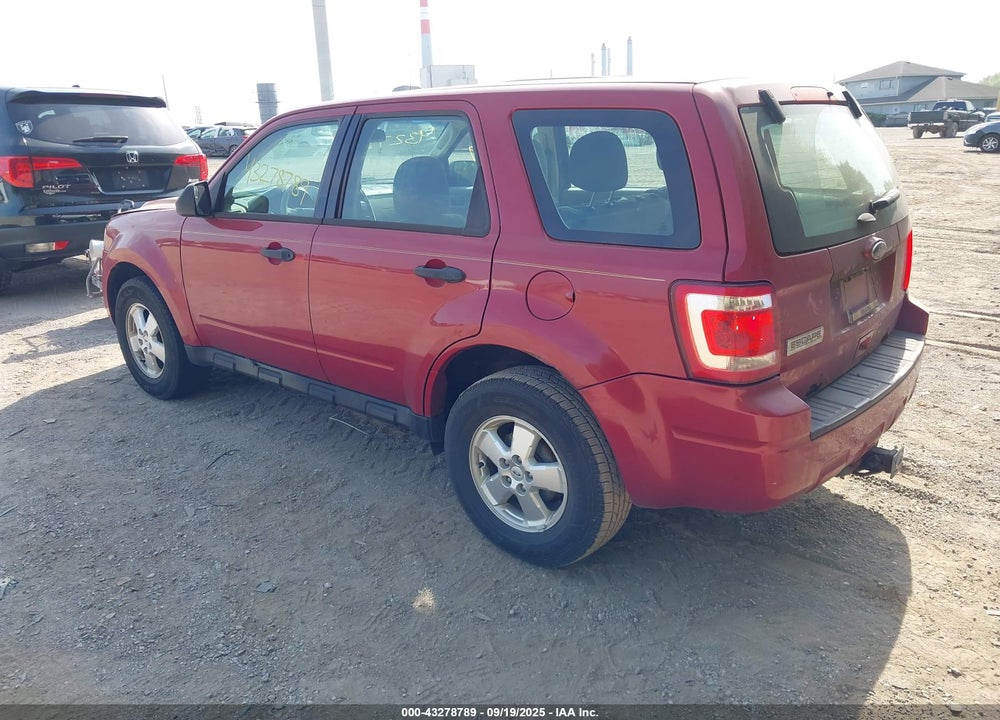 2011 FORD ESCAPE XLS VIN: 1FMCU0C79BKA87524