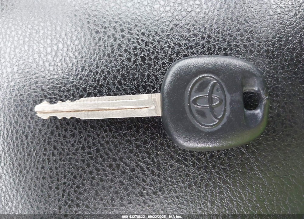 2017 TOYOTA COROLLA L VIN: 5YFBURHE9HP616749