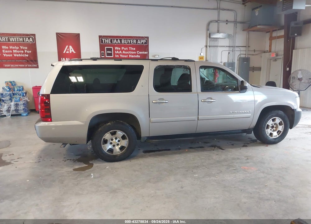 2008 CHEVROLET SUBURBAN 1500 VIN: 1GNFC16098J193647