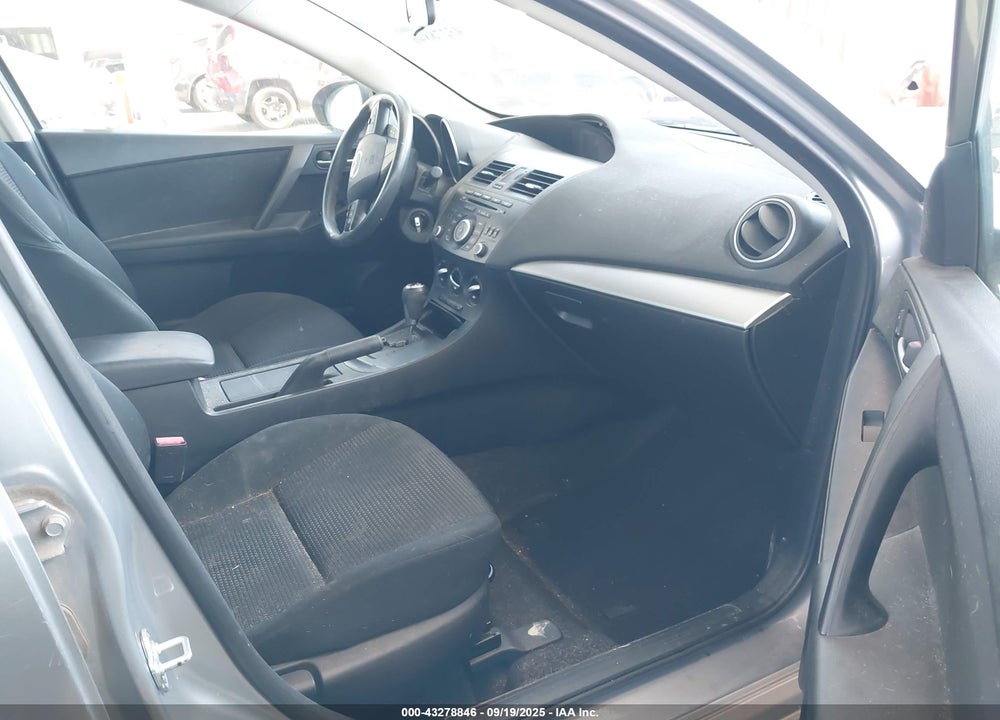 2013 MAZDA 3 I SPORT VIN: JM1BL1UP3D1768682