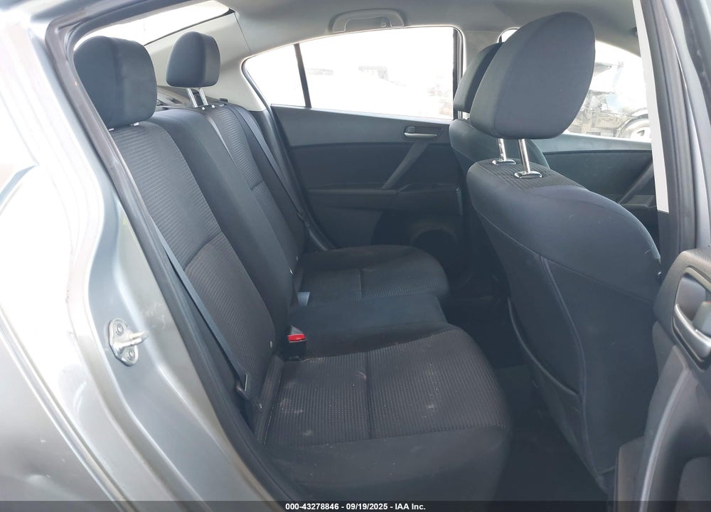 2013 MAZDA 3 I SPORT VIN: JM1BL1UP3D1768682