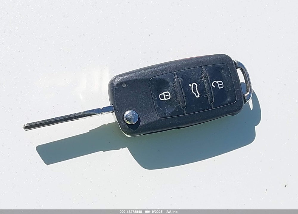 2012 VOLKSWAGEN JETTA VIN: 3VW4A7AJ3CM375376
