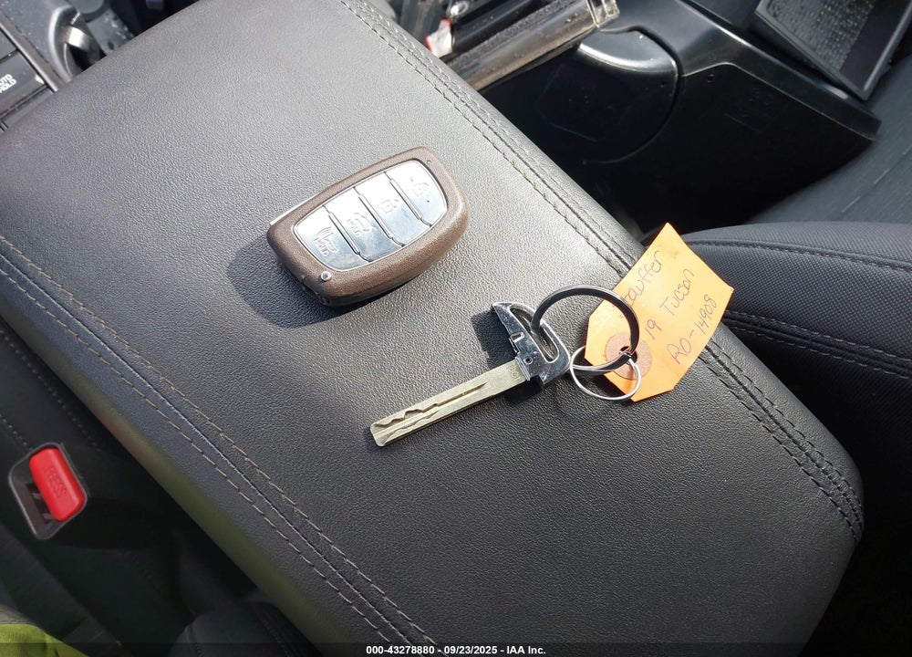 2019 HYUNDAI TUCSON VIN: KM8J3CAL6KU980248