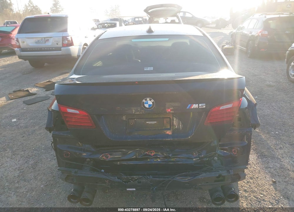 2015 BMW M5 VIN: WBSFV9C57FD595009