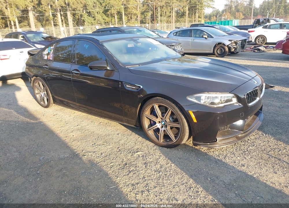 2015 BMW M5 VIN: WBSFV9C57FD595009