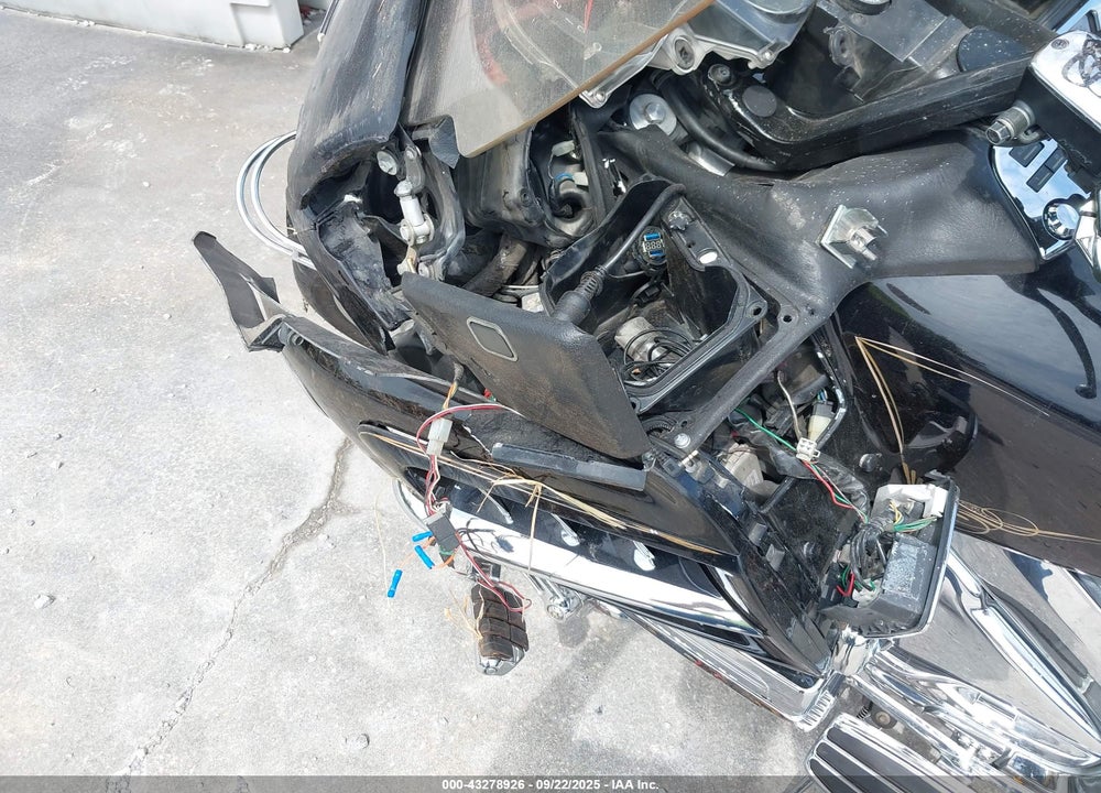 2002 HONDA GL1800 VIN: 1HFSC47092A104521