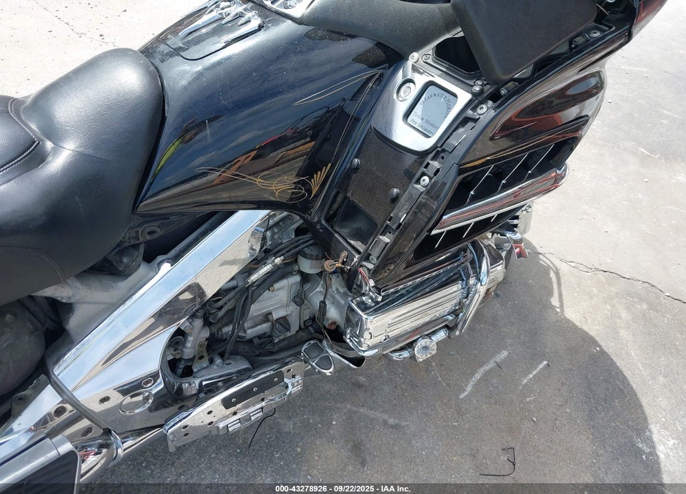 2002 HONDA GL1800 VIN: 1HFSC47092A104521