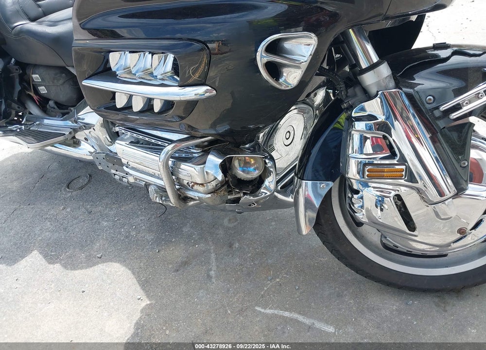 2002 HONDA GL1800 VIN: 1HFSC47092A104521