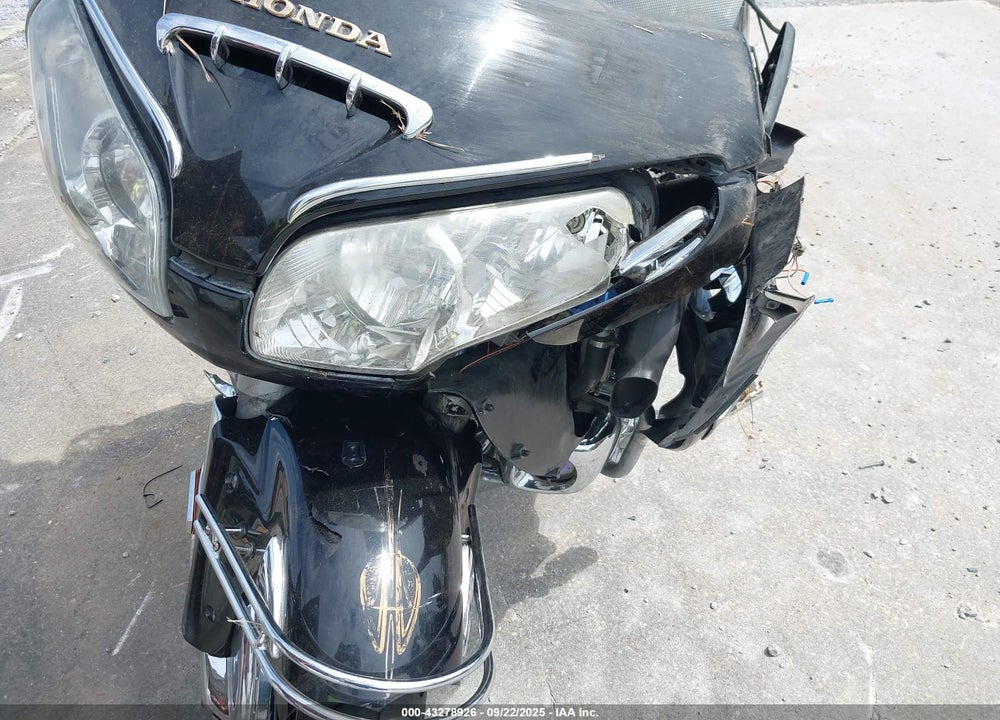 2002 HONDA GL1800 VIN: 1HFSC47092A104521