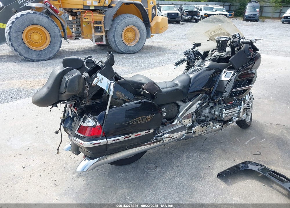 2002 HONDA GL1800 VIN: 1HFSC47092A104521