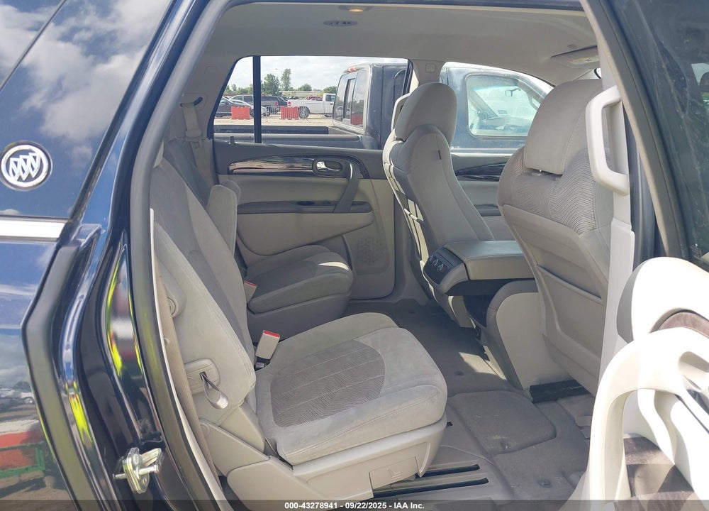 2017 BUICK ENCLAVE VIN: 5GAKRAKD5HJ230516