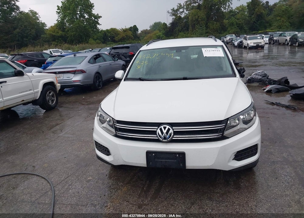 2017 VOLKSWAGEN TIGUAN VIN: WVGBV7AX9HK016742