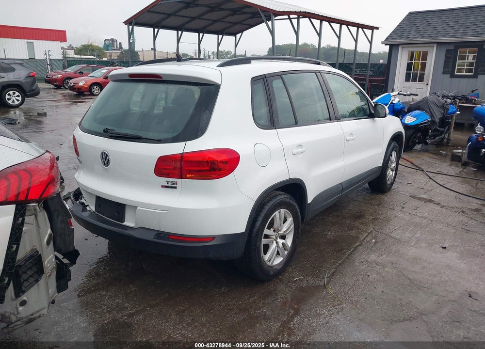 2017 VOLKSWAGEN TIGUAN VIN: WVGBV7AX9HK016742