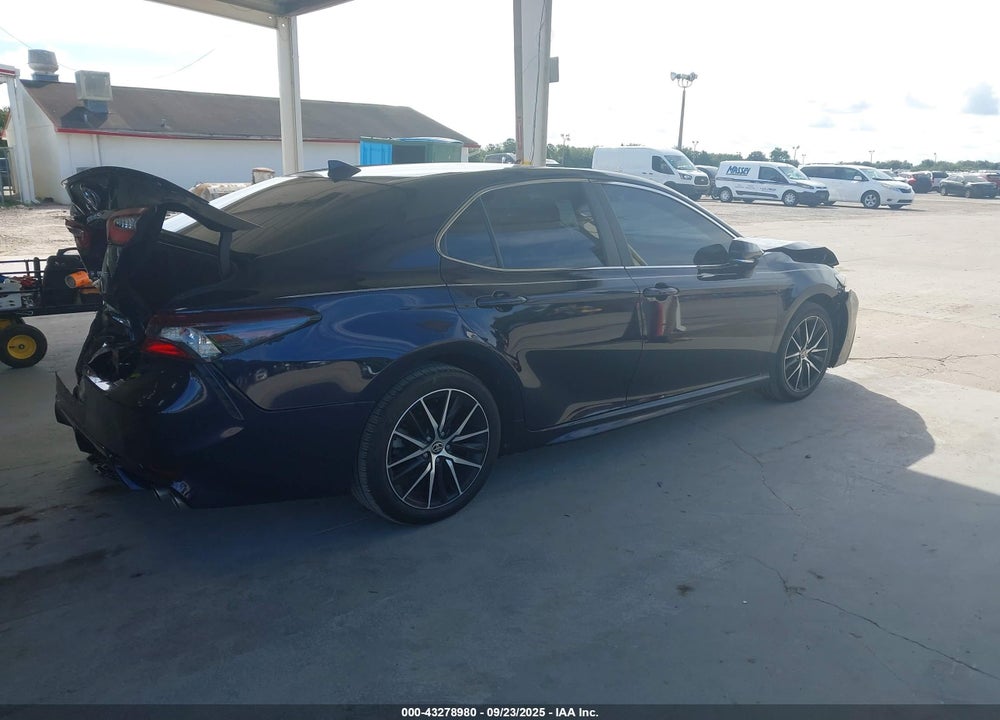 2021 TOYOTA CAMRY VIN: 4T1G11AKXMU563651