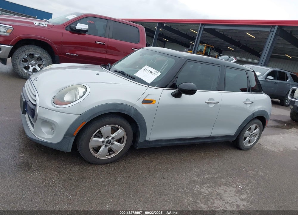 2015 MINI HARDTOP VIN: WMWXS5C59FT833880