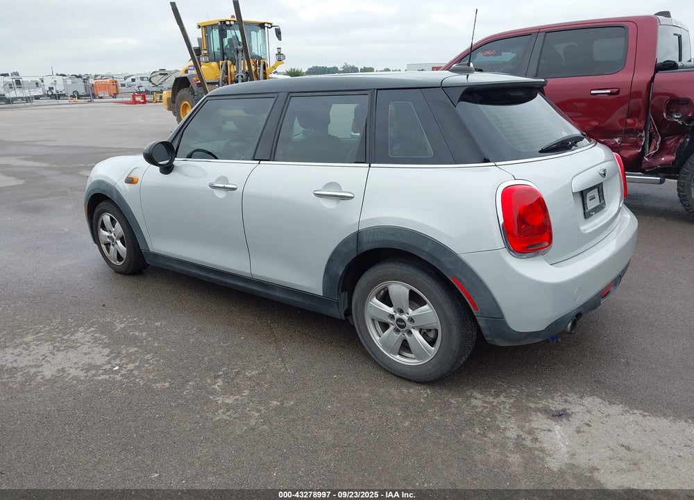 2015 MINI HARDTOP VIN: WMWXS5C59FT833880