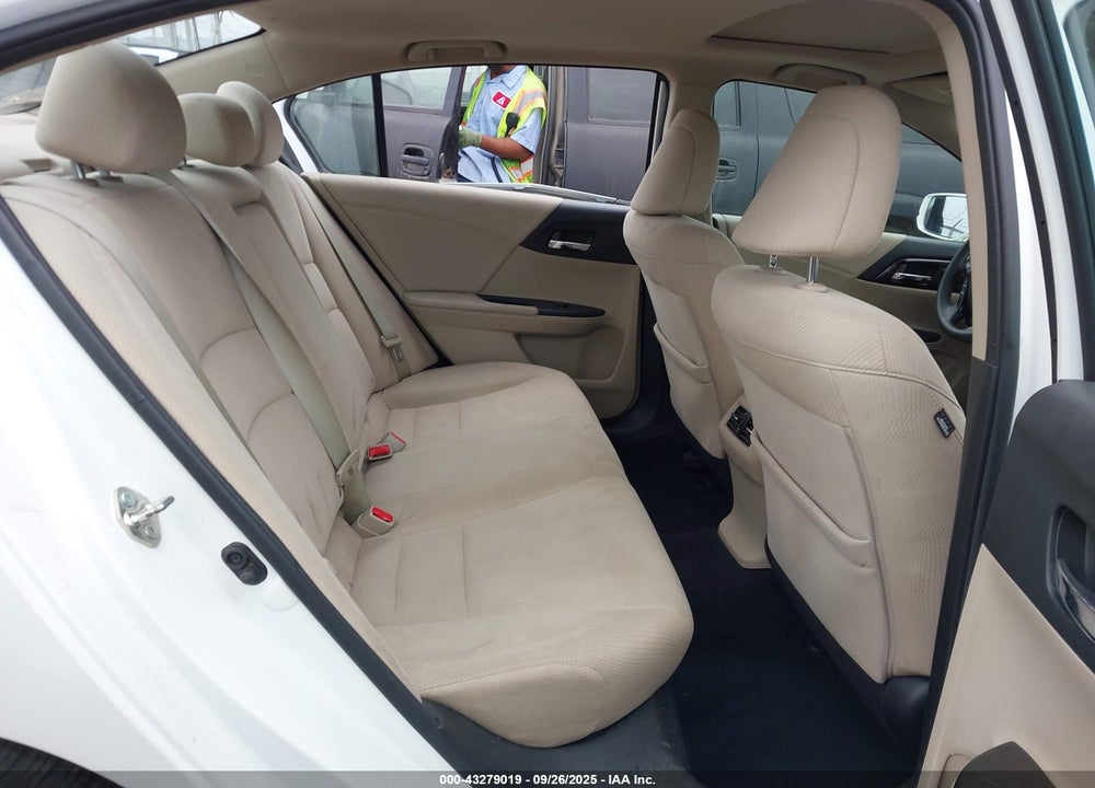 2016 HONDA ACCORD VIN: 1HGCR2F76GA068571