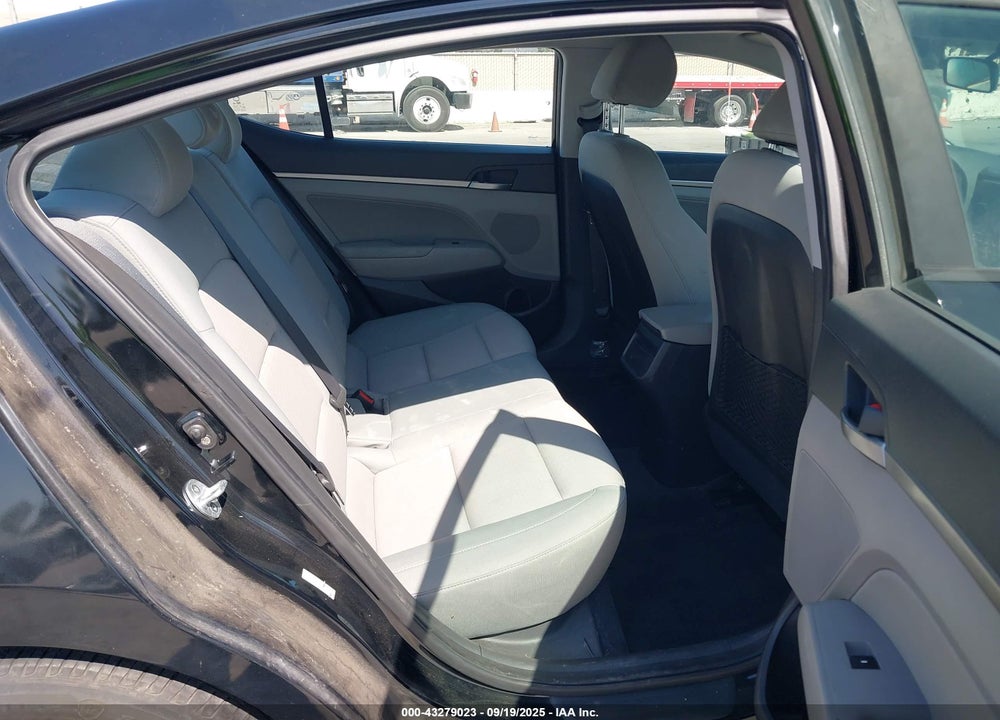 2017 HYUNDAI ELANTRA SE VIN: KMHD84LF7HU106138