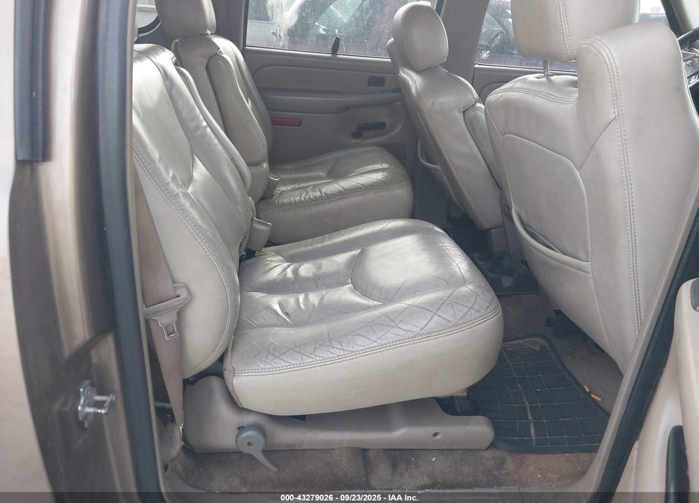 2004 CHEVROLET SUBURBAN 1500 LT VIN: 1GNEC16Z74J201619