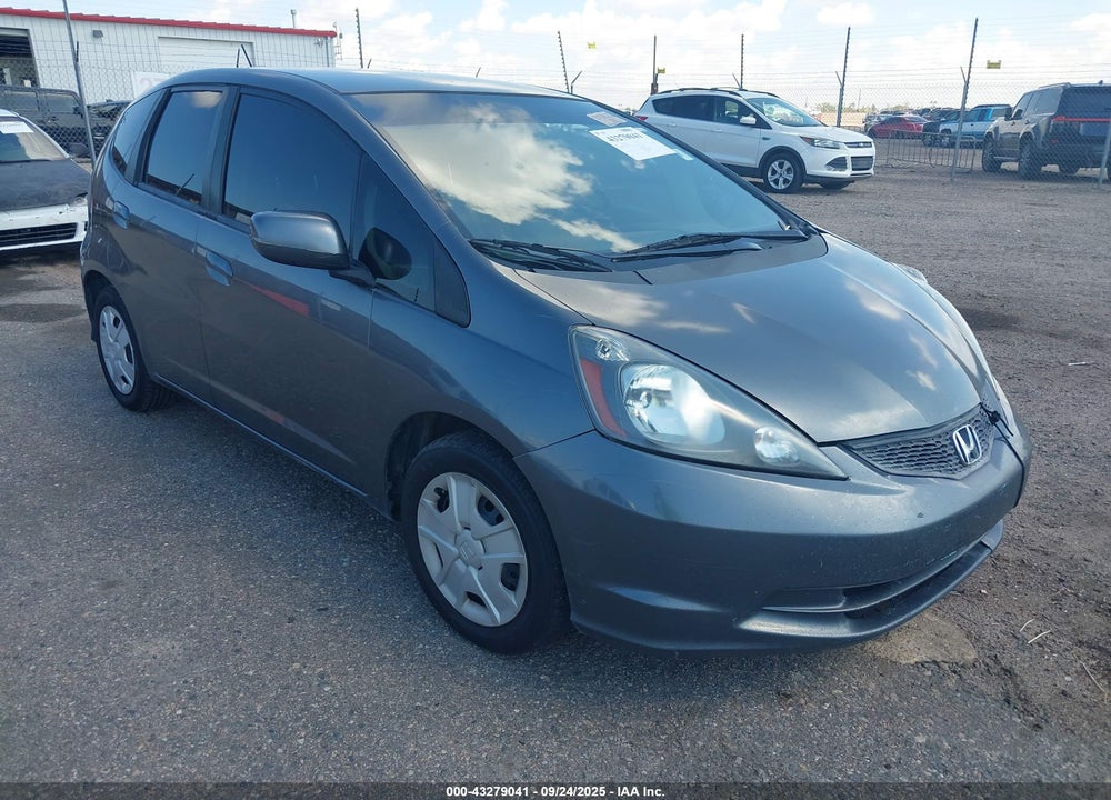 2013 HONDA FIT VIN: JHMGE8H3XDC042644