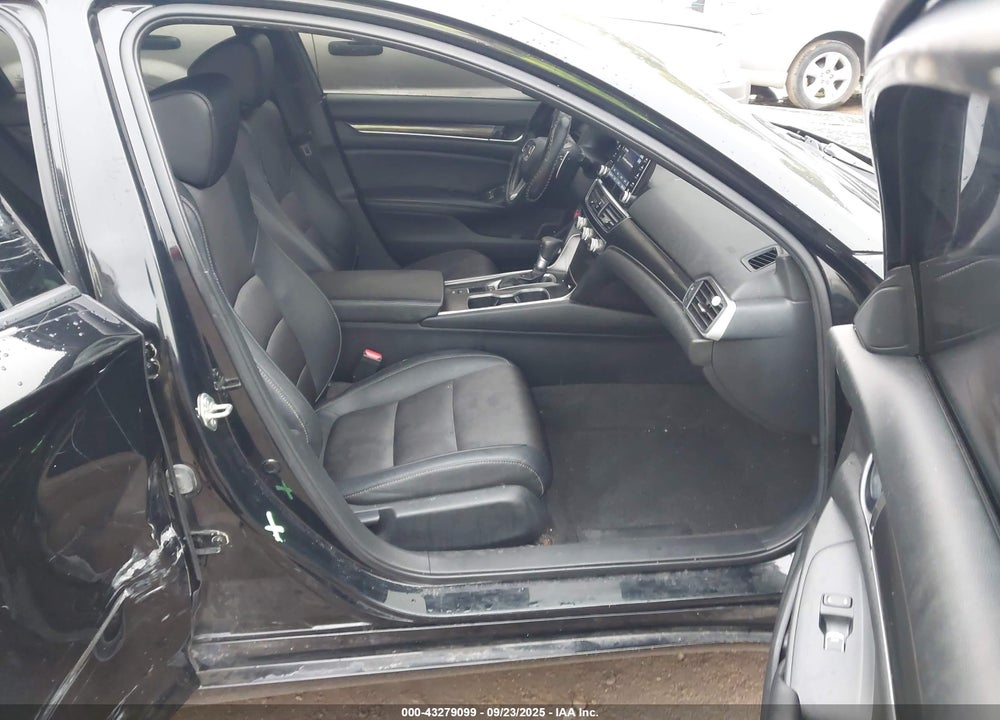 2019 HONDA ACCORD VIN: 1HGCV1F3XKA171794