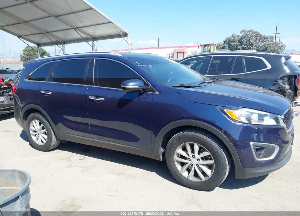 2017 KIA SORENTO 3.3L LX VIN: 5XYPG4A53HG301332