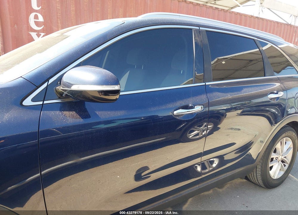 2017 KIA SORENTO 3.3L LX VIN: 5XYPG4A53HG301332