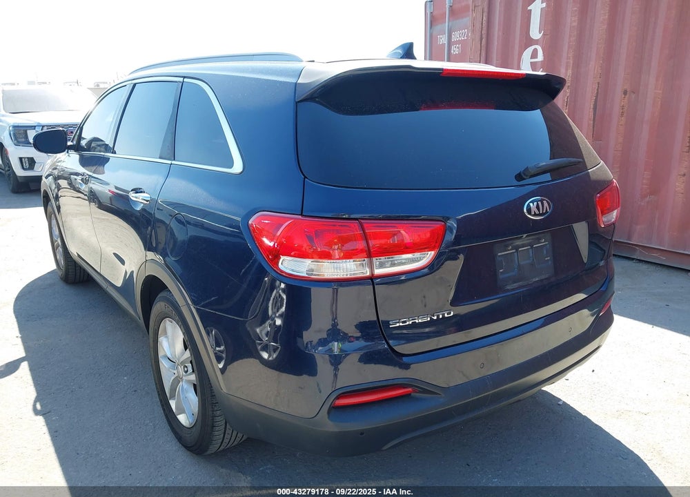 2017 KIA SORENTO 3.3L LX VIN: 5XYPG4A53HG301332