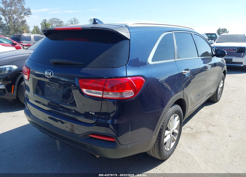 2017 KIA SORENTO 3.3L LX VIN: 5XYPG4A53HG301332