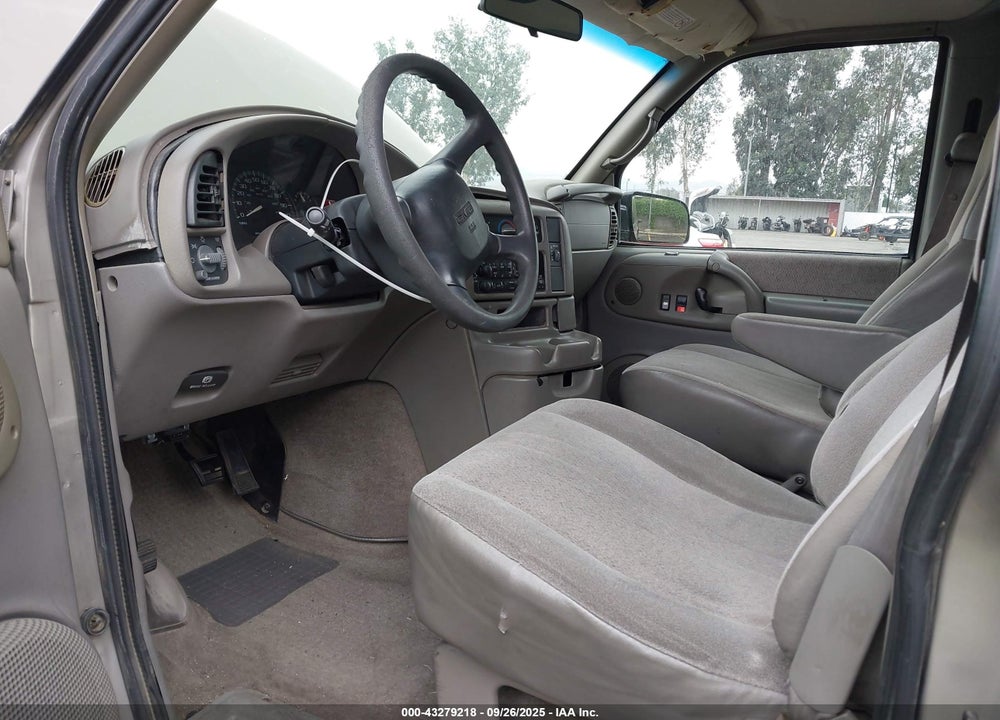 2001 GMC SAFARI SLE VIN: 1GKDM19W11B507714