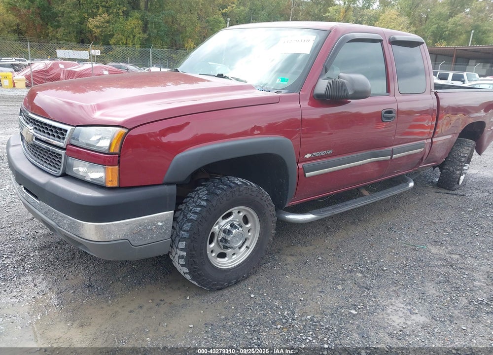 2005 CHEVROLET SILVERADO 2500HD LS VIN: 1GCHK29U05E145841