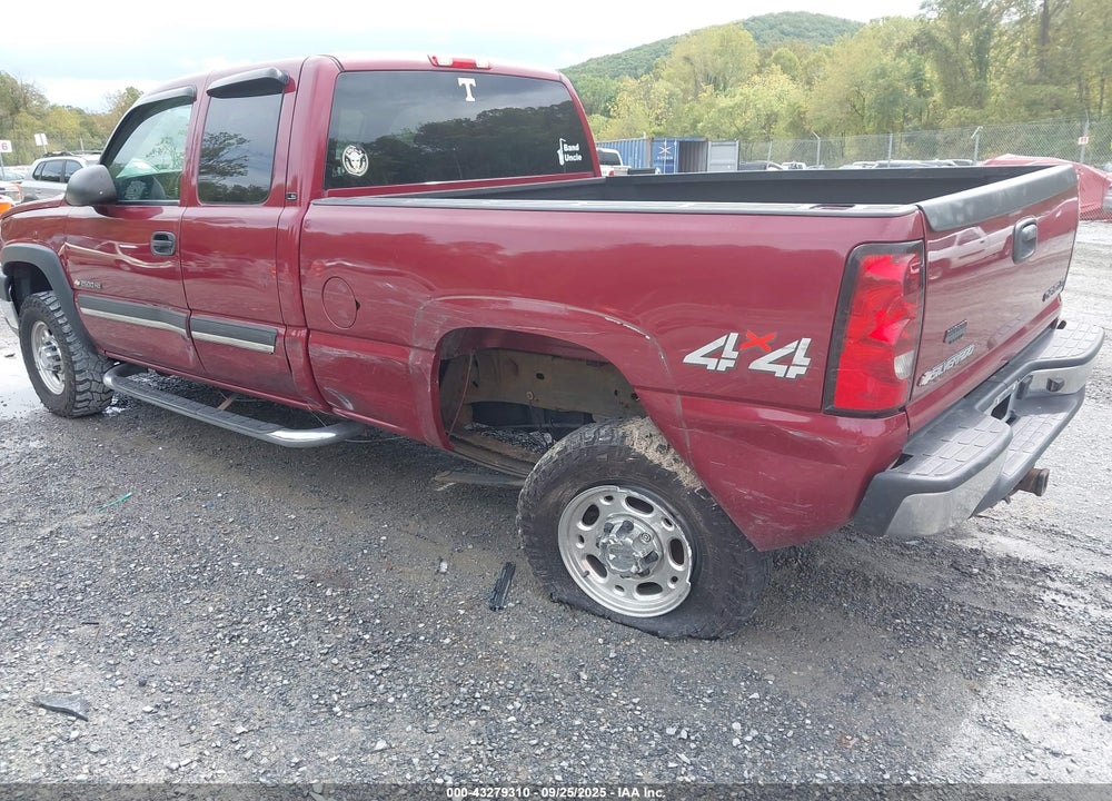 2005 CHEVROLET SILVERADO 2500HD LS VIN: 1GCHK29U05E145841
