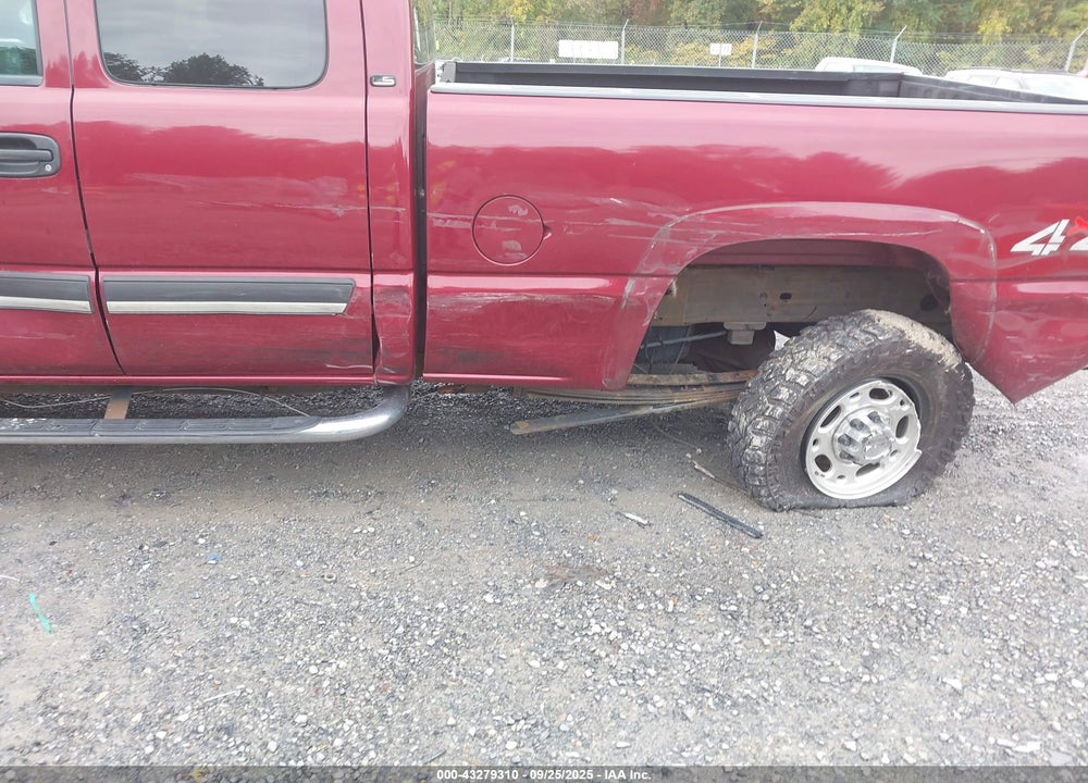 2005 CHEVROLET SILVERADO 2500HD LS VIN: 1GCHK29U05E145841