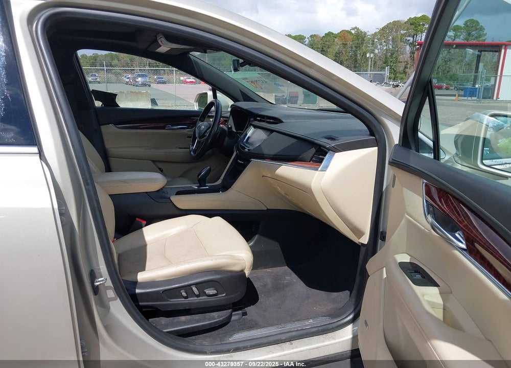 2017 CADILLAC XT5 VIN: 1GYKNBRS6HZ135818