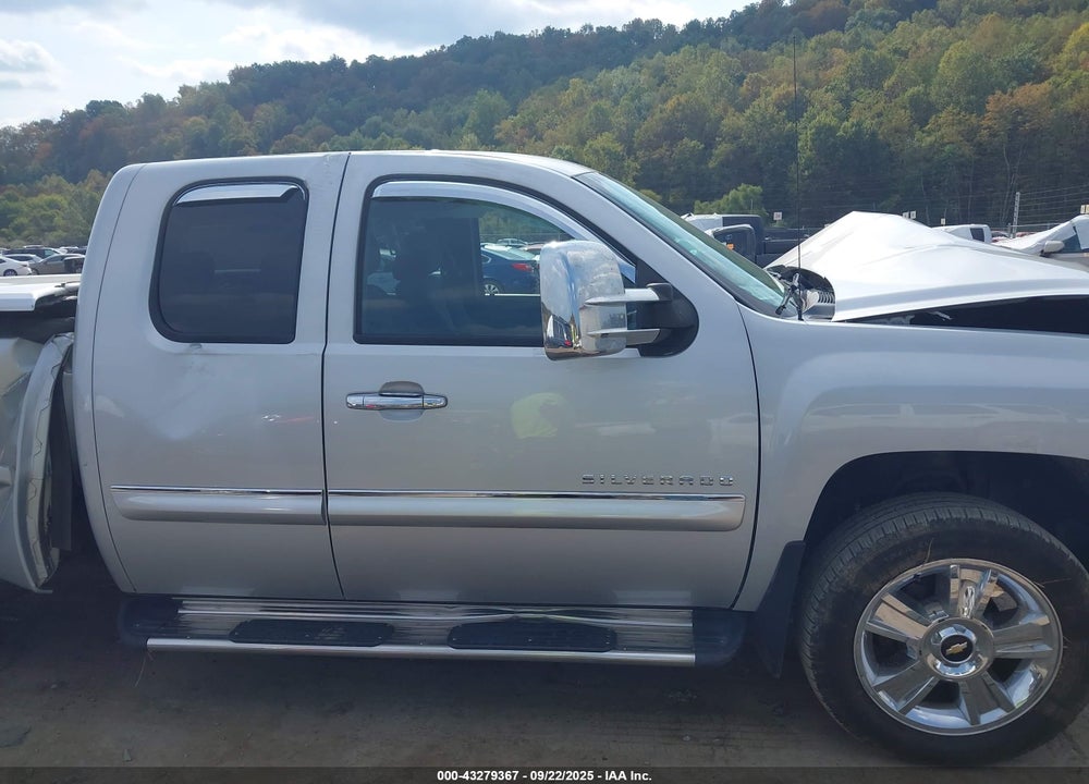 2013 CHEVROLET SILVERADO 1500 LT VIN: 1GCRKSE79DZ354362