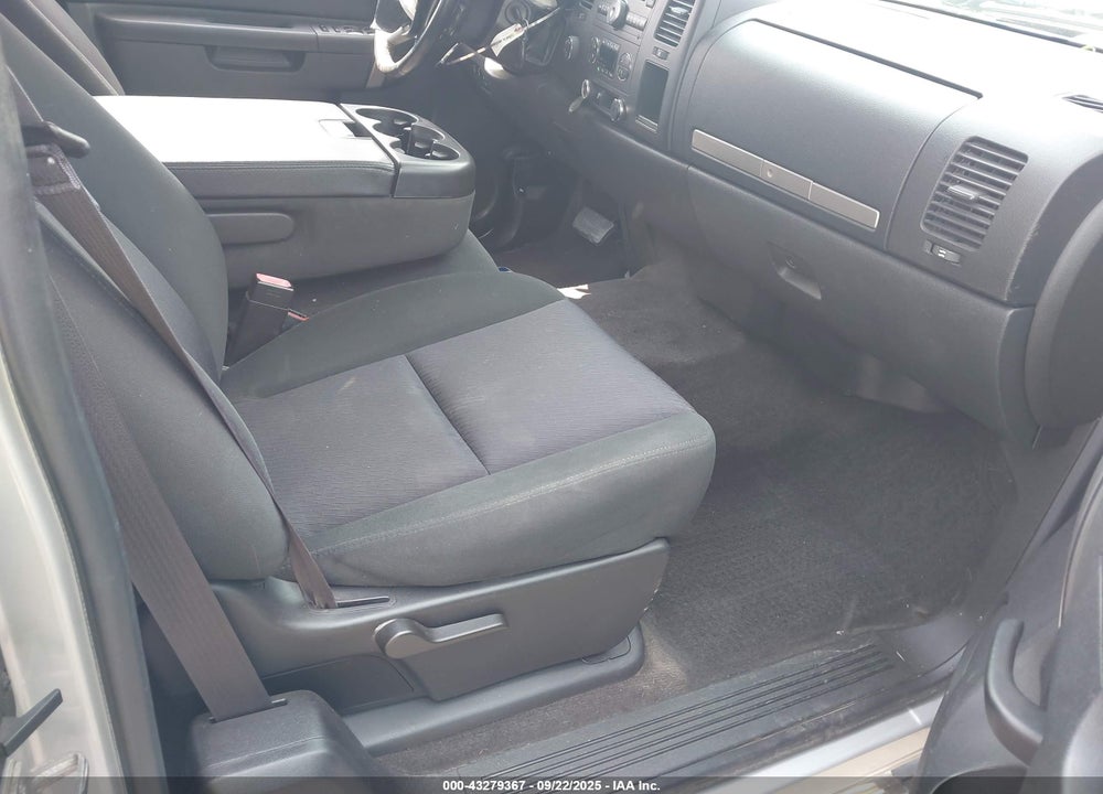 2013 CHEVROLET SILVERADO 1500 LT VIN: 1GCRKSE79DZ354362