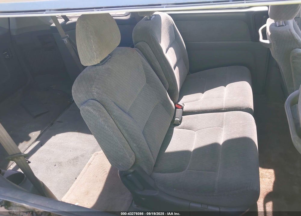 2002 HONDA ODYSSEY LX VIN: 5FNRL185X2B038022