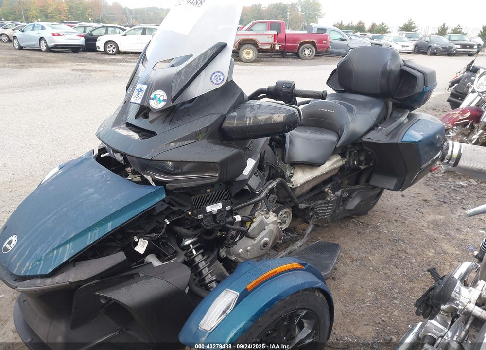 2024 CAN-AM SPYDER ROADSTER RT/RT LIMITED VIN: 2BXNBDD24RV002704